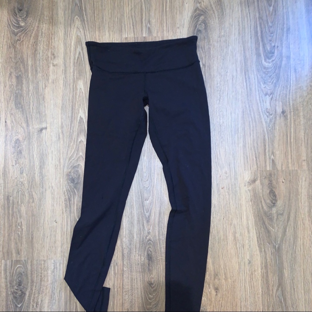 black lululemon leggings